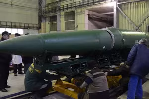 Cột mốc quan trọng khi tên lửa đạn đạo Sapsan bắt đầu được sản xuất hàng loạt