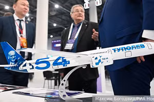 Máy bay Tu-454 thế hệ mới của Nga lần đầu tiên được trưng bày tại Kazan
