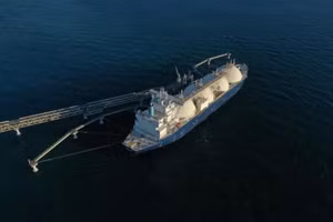 Món quà tượng trưng cho Moskva: Trung Quốc lấy hàng từ Arctic LNG 2