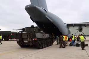 Tại sao Đức cần 4 ngày và 2 chiếc A400M để sơ tán 1 xe chiến đấu bộ binh Puma?
