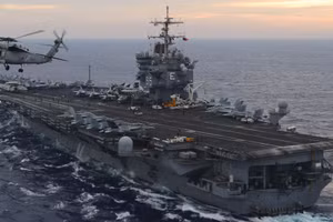 Tàu sân bay hạt nhân đầu tiên bắt đầu bị tháo dỡ với chi phí lớn không tưởng