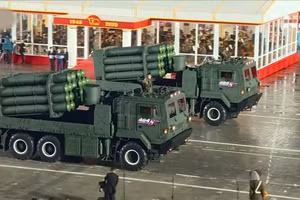 Tổ hợp tên lửa bí ẩn nhất của Triều Tiên ra mắt