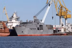 Hạ thủy tàu khảo sát dưới nước 'độc nhất vô nhị'