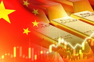Giá vàng giảm mạnh khi Trung Quốc thanh lý kho dự trữ với khối lượng kỷ lục