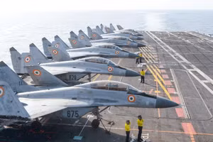 Báo Pháp: 'MiG-29KUB của Hải quân Ấn Độ đang mất khả năng chiến đấu'