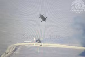 Máy bay không người lái Ukraine ghi lại được hình ảnh tên lửa bắn hạ nó