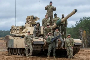 Mỹ giải thích về sự thất bại của siêu tăng Abrams hiện đại hóa