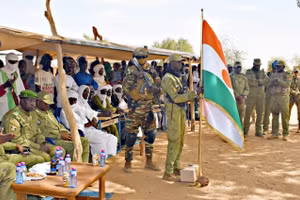 Niger tuyên bố tổng động viên để 'chuẩn bị chiến tranh với Pháp'