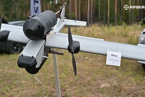 Starlink đã... rẻ hơn cả một cuộn cáp quang điều khiển máy bay không người lái