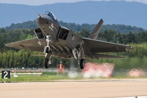Hé lộ mức giá: Tiêm kích KF-21 Hàn Quốc sẽ soán ngôi F-35?