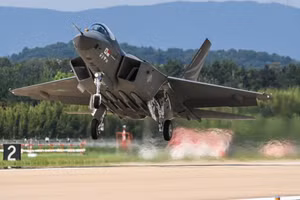 Hé lộ mức giá: Tiêm kích KF-21 Hàn Quốc sẽ soán ngôi F-35?
