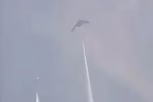 Máy bay ném bom tàng hình H-20 của Trung Quốc bắt đầu bay thử