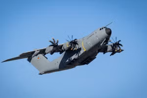 Airbus có kế hoạch biến A400M thành 'mẫu hạm UAV'