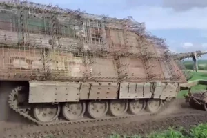 Biến 'xe tăng con rùa' T-80BV thành xe bọc thép chở quân