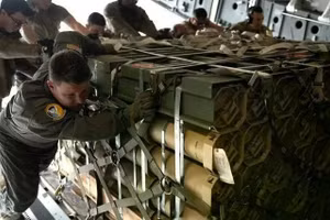 NATO đang tăng cường mua vũ khí của Mỹ cho Kyiv