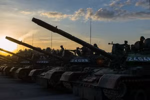 Thêm hàng loạt xe tăng T-55 nâng cấp chuẩn bị tăng cường cho chiến sự