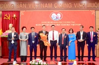 Ban chấp hành Đảng bộ Viện Khoa học giáo dục Việt Nam, nhiệm kỳ 2025 - 2030 ra mắt Đại hội.