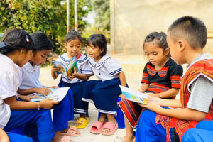 Học sinh Trường Tiểu học - THCS A Xing (Hướng Hóa, Quảng Trị). Ảnh: NTCC