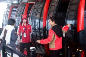 Sinh viên Trường Cao đẳng Thương mại thực tập tại doanh nghiệp du lịch. Ảnh: NTCC