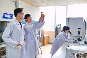 Cán bộ giảng viên, sinh viên Trường Đại học Khoa học và Công nghệ Hà Nội. Ảnh: USTH