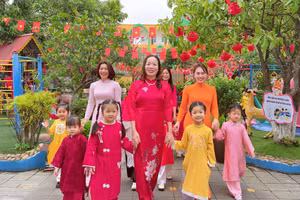 Cô và trò Trường Mầm non An Dương trong giờ học.