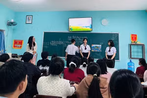 Giờ học tại Trường THPT Phú Bài, TP Huế. Ảnh: NTCC