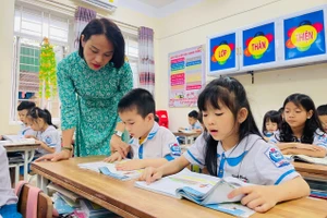 Giáo viên Trường Tiểu học Nam Hà (Thành Sen, Hà Tĩnh).