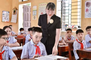 Cô trò Trường Tiểu học Thị trấn Hạ Hòa (Hạ Hòa, Phú Thọ) trong giờ học. Ảnh: NTCC