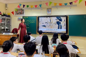 Giờ học tại Trường THCS Đống Đa (Kim Liên, Hà Nội). Ảnh: NTCC