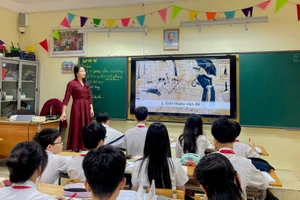 Giờ học tại Trường THCS Đống Đa (Kim Liên, Hà Nội). Ảnh: NTCC
