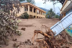 Trường Phổ thông DTBT Tiểu học Mỹ Lý 2 tan hoang sau lũ. Ảnh: NTCC