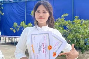 Nữ sinh mong ước trở thành cô giáo làng, dạy cho học sinh nghèo. Ảnh: NVCC