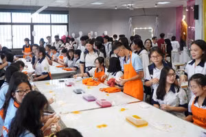 Học sinh THPT tìm hiểu thông tin ngành học và trải nghiệm môi trường học tập tại Trường Đại học Tôn Đức Thắng, tháng 4/2025. Ảnh: B.T.T