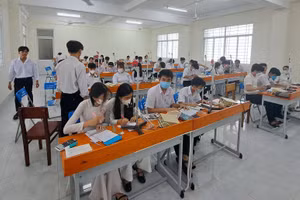 Giờ học tại Trung tâm Giáo dục thường xuyên tỉnh An Giang. Ảnh: NTCC