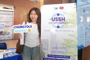 Mentee trong ngày đầu nhập học tại Trường Đại học Khoa học Xã hội và Nhân văn (Đại học Quốc gia TPHCM). Ảnh: NTCC