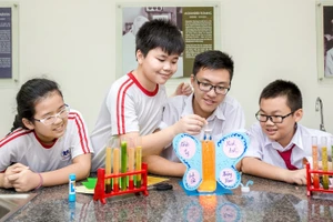 Học sinh khám phá khoa học công nghệ, trải nghiệm nghề nghiệp… tại Trại hè Vinschool. Ảnh: ITN
