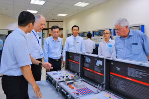 Một tổ chức kiểm định quốc tế làm việc tại Trường Đại học Tôn Đức Thắng. Ảnh: TDTU