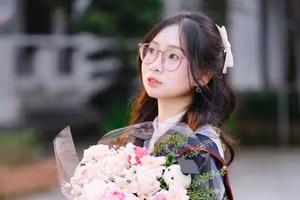 Em Nguyễn Thùy Dương, nữ sinh giành giải Nhất môn Lịch sử Kỳ thi học sinh giỏi quốc gia.