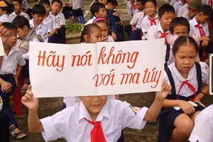 Học sinh tham dự hoạt động tuyên truyền nói không với ma túy. Ảnh: ITN 