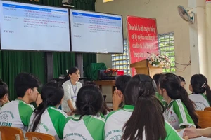 Giờ học tại Trường THPT Vĩnh Xuân (Vĩnh Long). Ảnh: NTCC