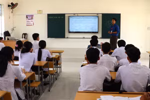 Một tiết ôn tập tại Trường THCS - THPT Tân Lộc (Thới Bình, Cà Mau). Ảnh: Q.M