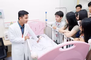 Học sinh Trường THPT Sơn Trà (TP Đà Nẵng) tham gia hoạt động trải nghiệm hướng nghiệp. Ảnh: NTCC