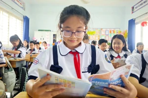 Học sinh Trường THCS Trần Phú (TPHCM). Ảnh minh họa: INT