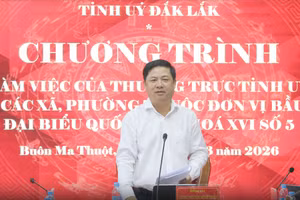 Ông Lương Nguyễn Minh Triết, Bí thư Tỉnh ủy Đắk Lắk làm việc với Đơn vị bầu cử số 5. Ảnh: CTV
