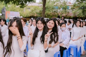 Học sinh Trường THPT Sóc Sơn (Hà Nội) trong giờ Sinh hoạt dưới cờ. Ảnh: Đình Tuệ 