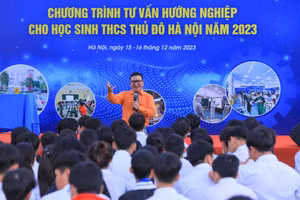 Chương trình tư vấn hướng nghiệp của Trường Trung cấp nghề Giao thông công chính Hà Nội. Ảnh: NTCC