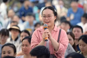 Tại ngày hội lựa chọn nguyện vọng năm 2025, nhiều thí sinh quan tâm đến tuyển sinh ngành sư phạm. Ảnh minh họa: Nam Trần