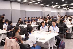 Sinh viên Trường Đại học Công nghệ Thông tin (Đại học Quốc gia TPHCM) trong giờ học phát triển kỹ năng lập trình Game ứng dụng trong thực tế. Ảnh: UIT