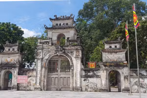 Đền Trần Thương hiện nay được đặt trên kho lương chính - nơi ghi lại dấu tích chống quân Nguyên - Mông lần 2 của nhà Trần. Ảnh: Bình Thanh