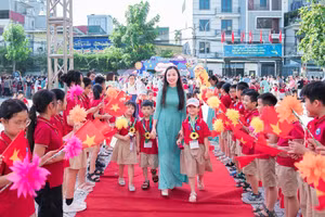 Trường Tiểu học Vĩnh Hưng (Hà Nội) đón học sinh lớp 1.